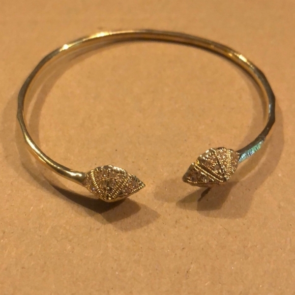 Stella and Dot Gold Leaf Open Bangle Bracelet - Picture 2 of 4